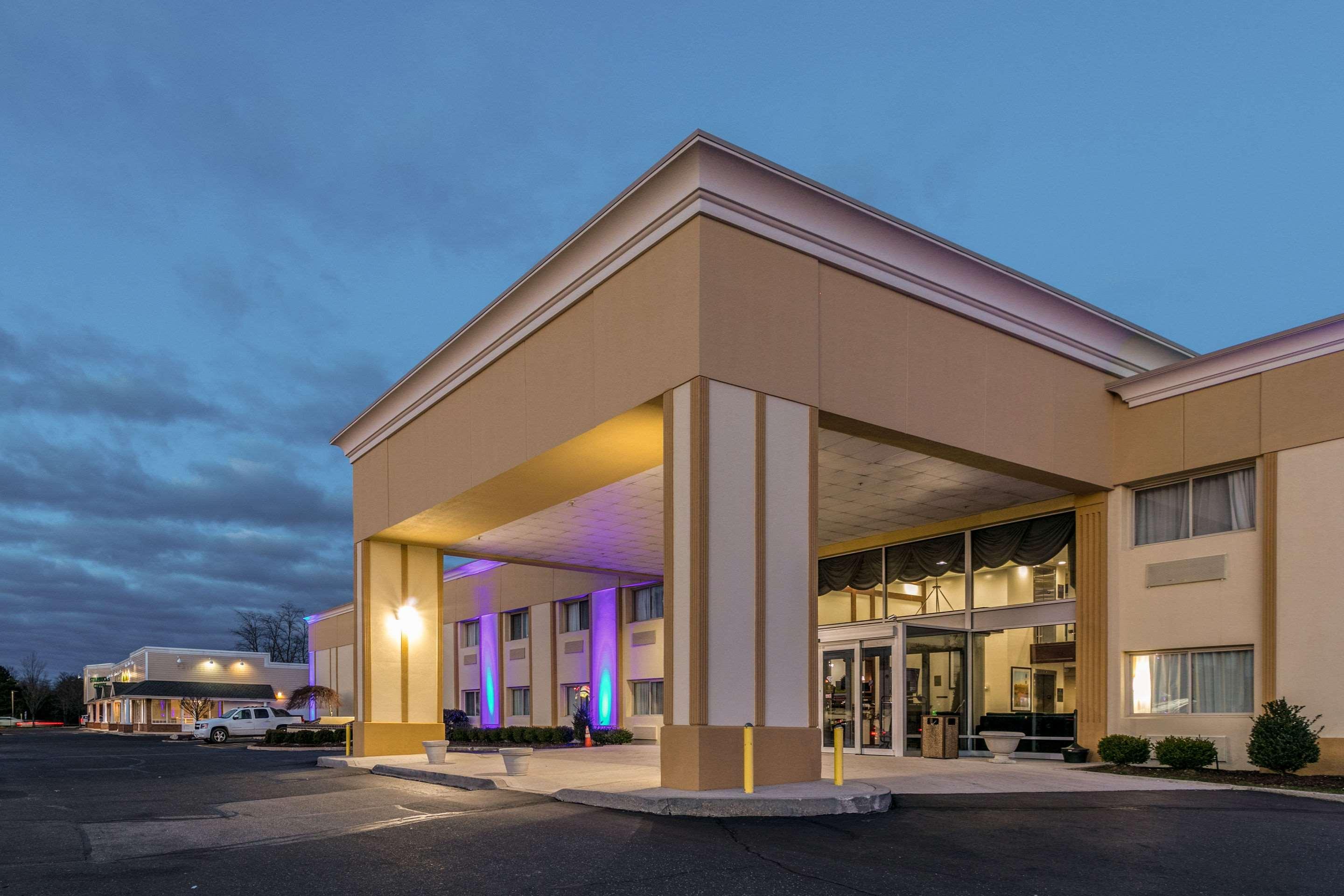 Comfort Inn Medford-Long Island Exterior foto